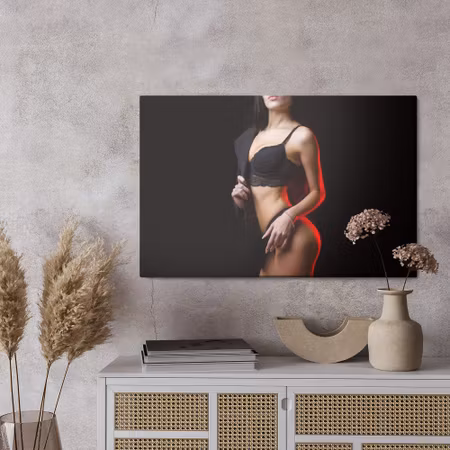 Canvastavla - Alluring woman in lingerie
