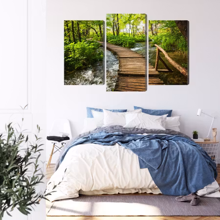 Canvastavla - Wooden bridge in a forest