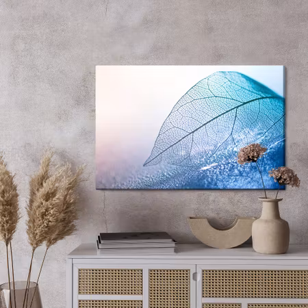 Canvastavla - Leaf in macro scale in blue shades