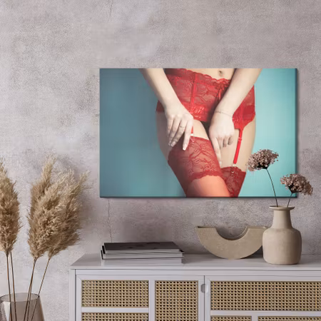 Canvastavla - Woman in red underwear
