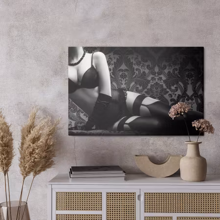 Canvastavla - Woman in sensual vintage lingerie
