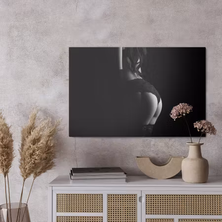 Canvastavla - Woman in partial shade