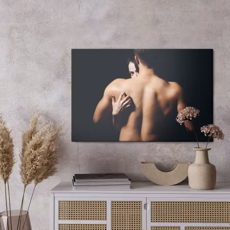 Canvastavla - A couple in a loving embrace