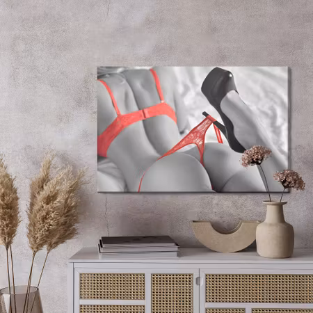 Canvastavla - Voluptuous woman in lingerie