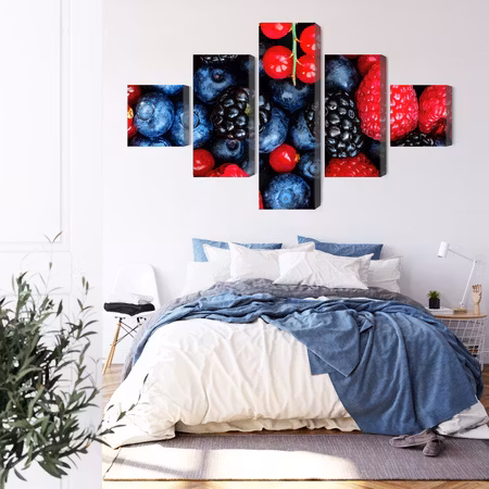 Canvastavla - Forest fruits on a macro scale