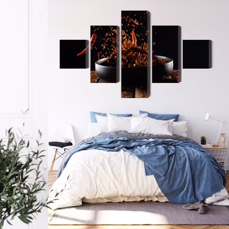 Canvastavla - Cayenne pepper in flight