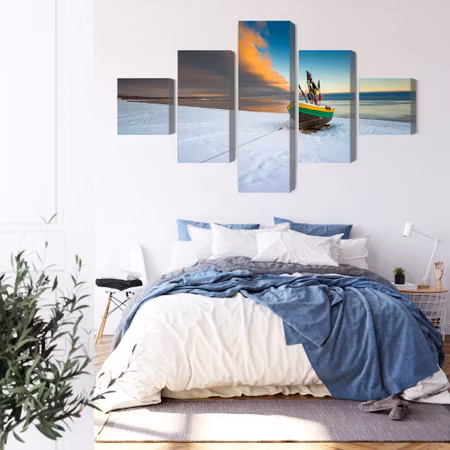 Canvastavla - Fishing boat on the snow-covered beach