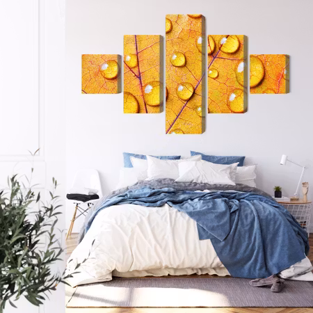 Canvastavla - Water drops on an autumn leaf macro