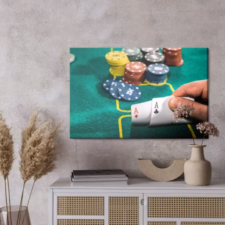 Canvastavla - A close-up of a game of poker