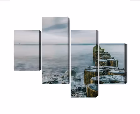 Canvastavla - Rocky beach and 3d wooden breakwaters