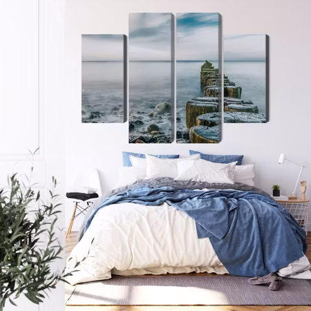 Canvastavla - Rocky beach and 3d wooden breakwaters