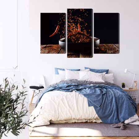 Canvastavla - Cayenne pepper in flight