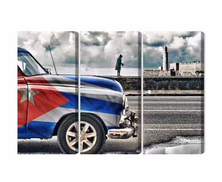 Canvastavla - A car with a cuban flag on the streets