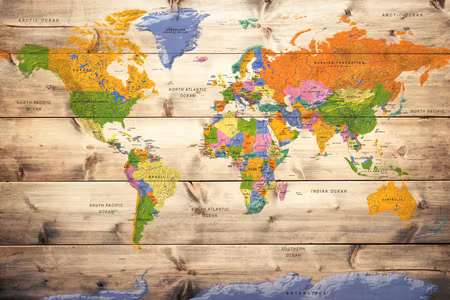 Anslagstavla - Map on wood colourful travels