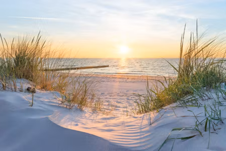 Canvastavla - Sunrise on the Sandy Beach