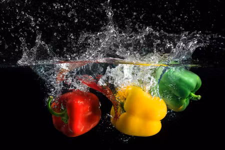 Canvastavla - Multipart Peppers in the Water