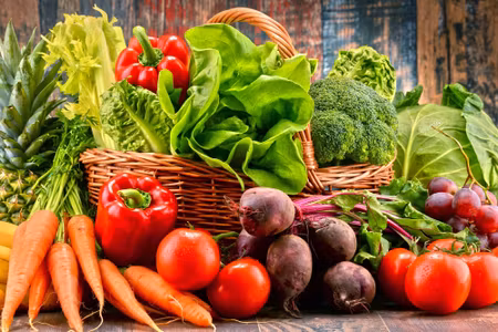 Canvastavla - A Basket of Fresh Vegetables