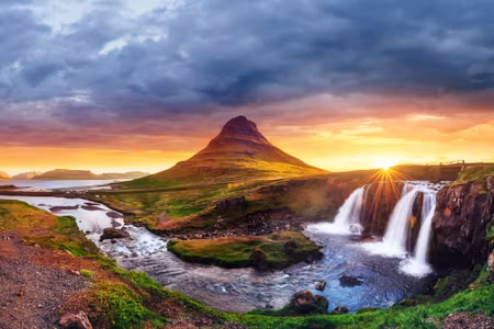 Canvastavla - Icelandic Waterfalls At Sunset
