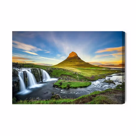 Canvastavla - A Waterfall Against the Backdrop of