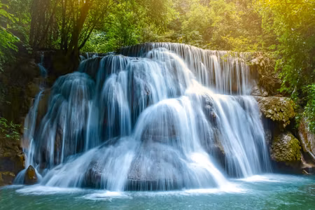 Canvastavla - Waterfall in the Middle of a D