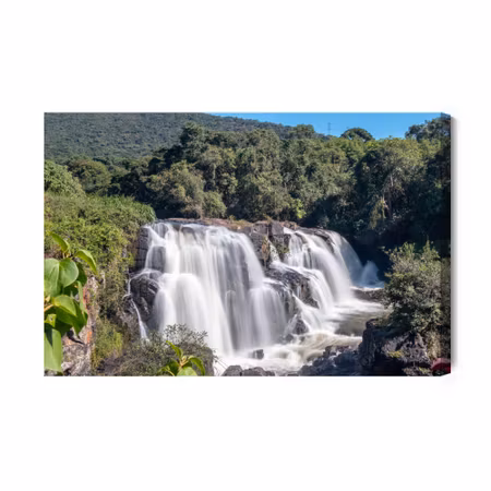 Canvastavla - A Waterfall Among Lush Vegetation