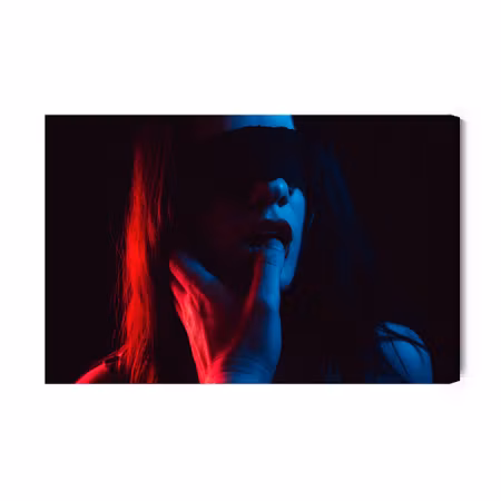 Canvastavla - A Woman in the Light of Colored