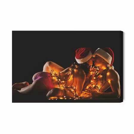 Canvastavla - Christmas Couple in an Embrace