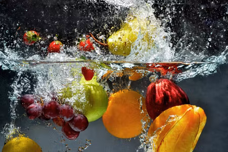 Canvastavla - Fruit in the Water