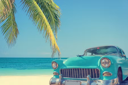 Canvastavla - Retro Car on a Tropical Beach