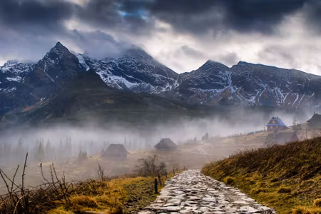 Canvastavla - Multipart Misty Landscape with Hala