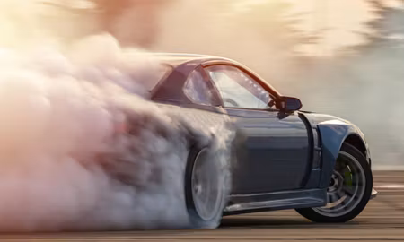 Canvastavla - Multipart Sports Car in a Cloud of