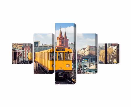 Canvastavla - Multipart Yellow Train in Berlin on