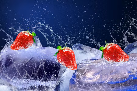Canvastavla - Multipart Strawberries on Ice