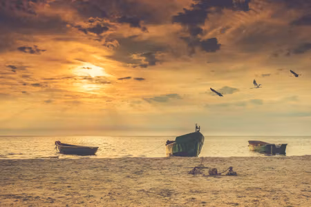 Canvastavla - Multipart Boats on the Beach At
