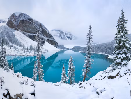 Canvastavla - Multipart Moraine Lake in Winter