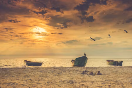 Canvastavla - Multipart Boats on the Beach At