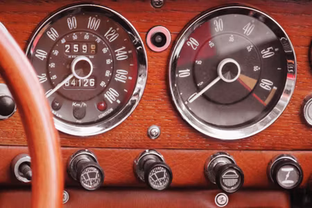 Canvastavla - Multipart Counters in a Retro Car