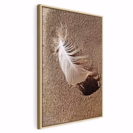 Canvastavla med ram - Feather on the sand vertical