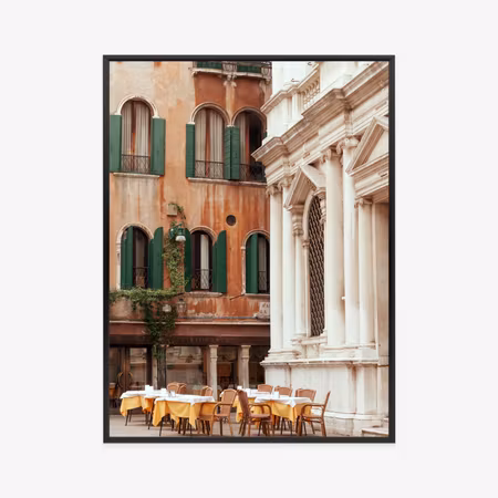 Poster med ram - A cafe in a venetian square among