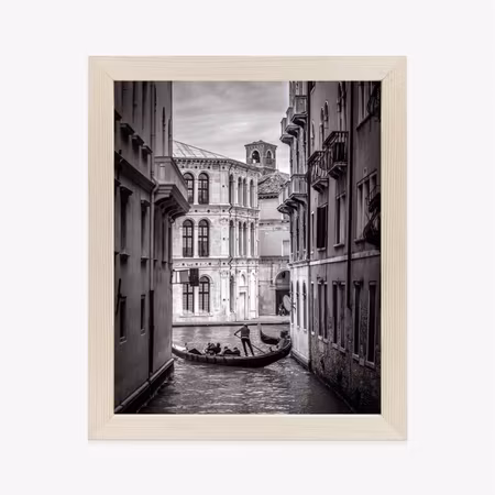 Poster med ram - Black and white street with a