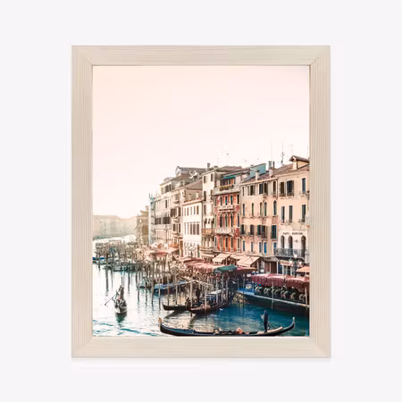 Poster med ram - View of the water street with