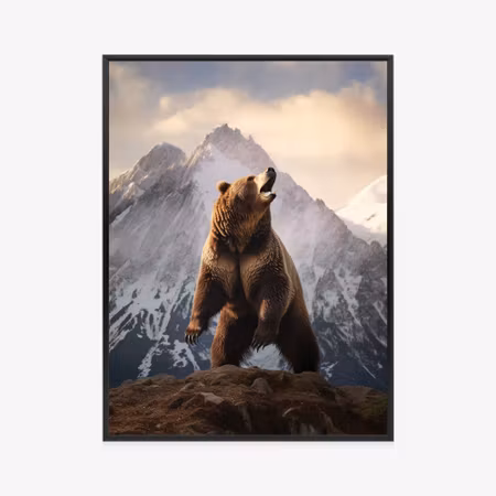 Poster med ram - Grizzly bear on a snowy mountain