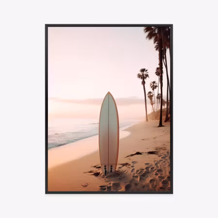 Poster med ram - Surfboard on the beach at sunrise