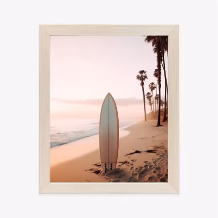 Poster med ram - Surfboard on the beach at sunrise