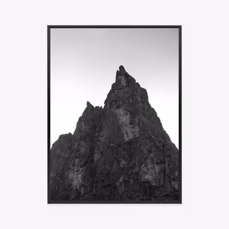 Poster med ram - Mountain peak in black and white