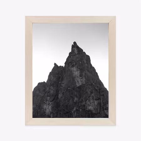 Poster med ram - Mountain peak in black and white