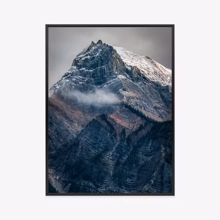 Poster med ram - A snow-capped peak in british