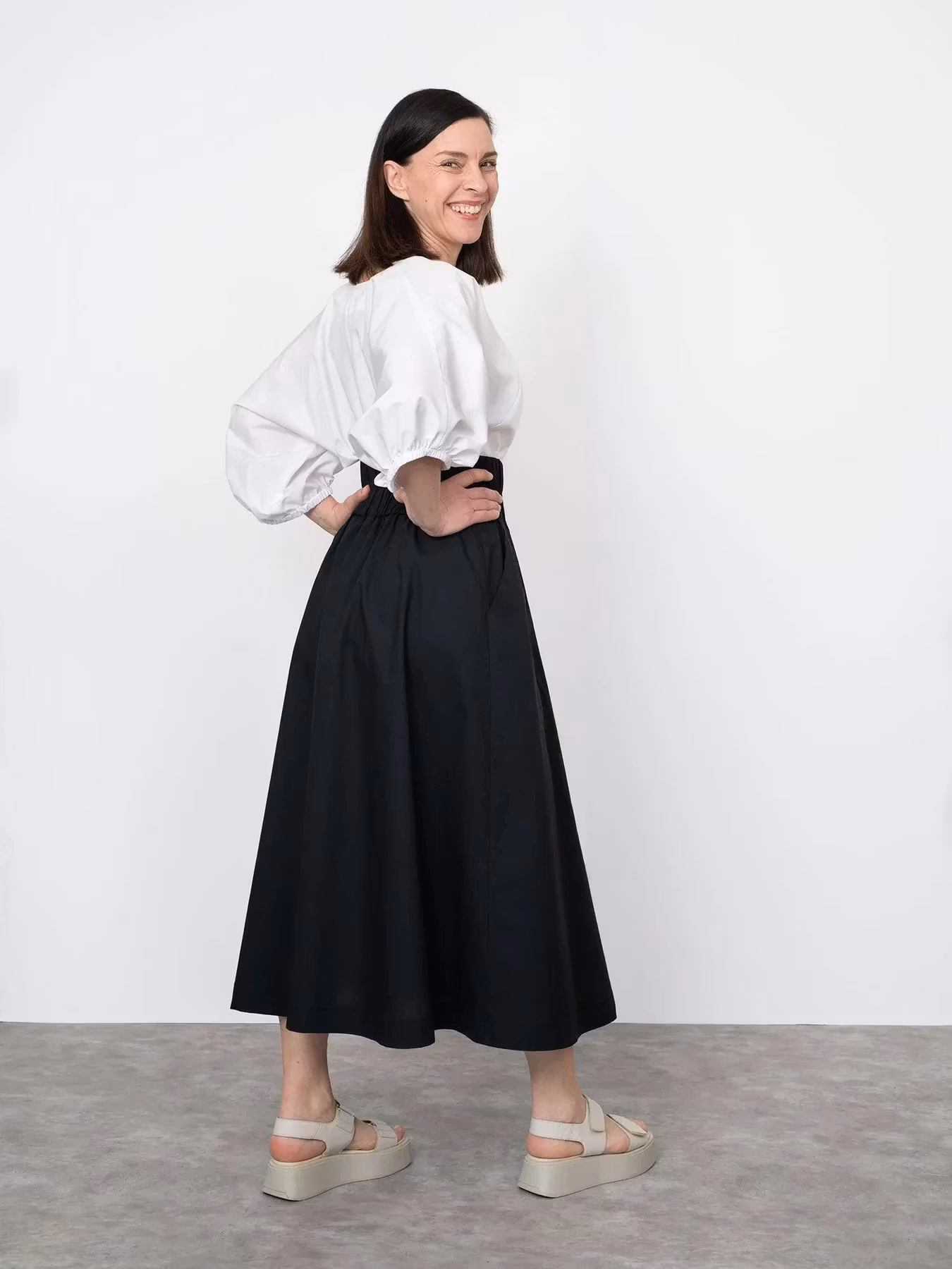 V-neck cuff top (XL-3XL)