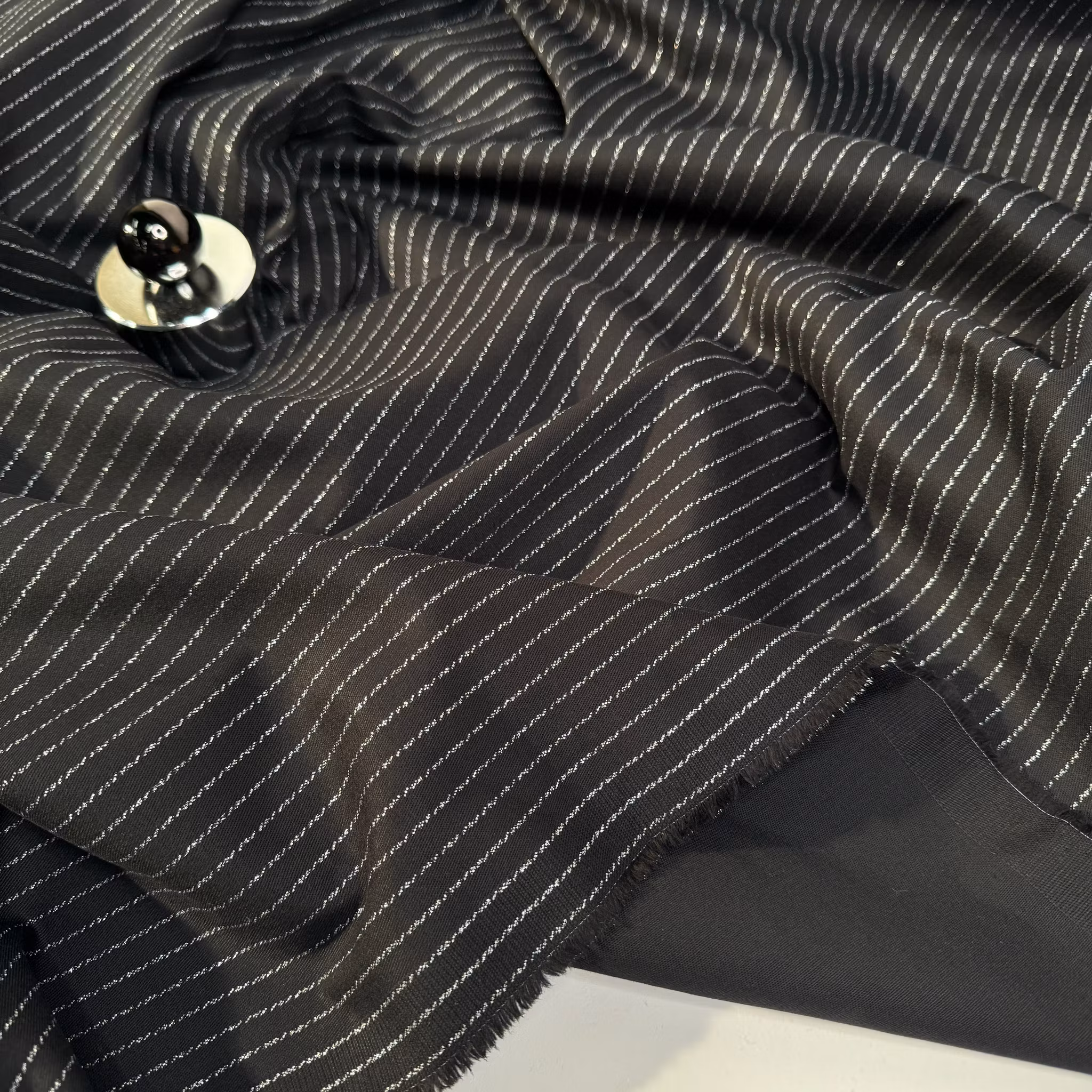 2,8 m Bomull/elastan svart m silverkritstreck  Dio* couture