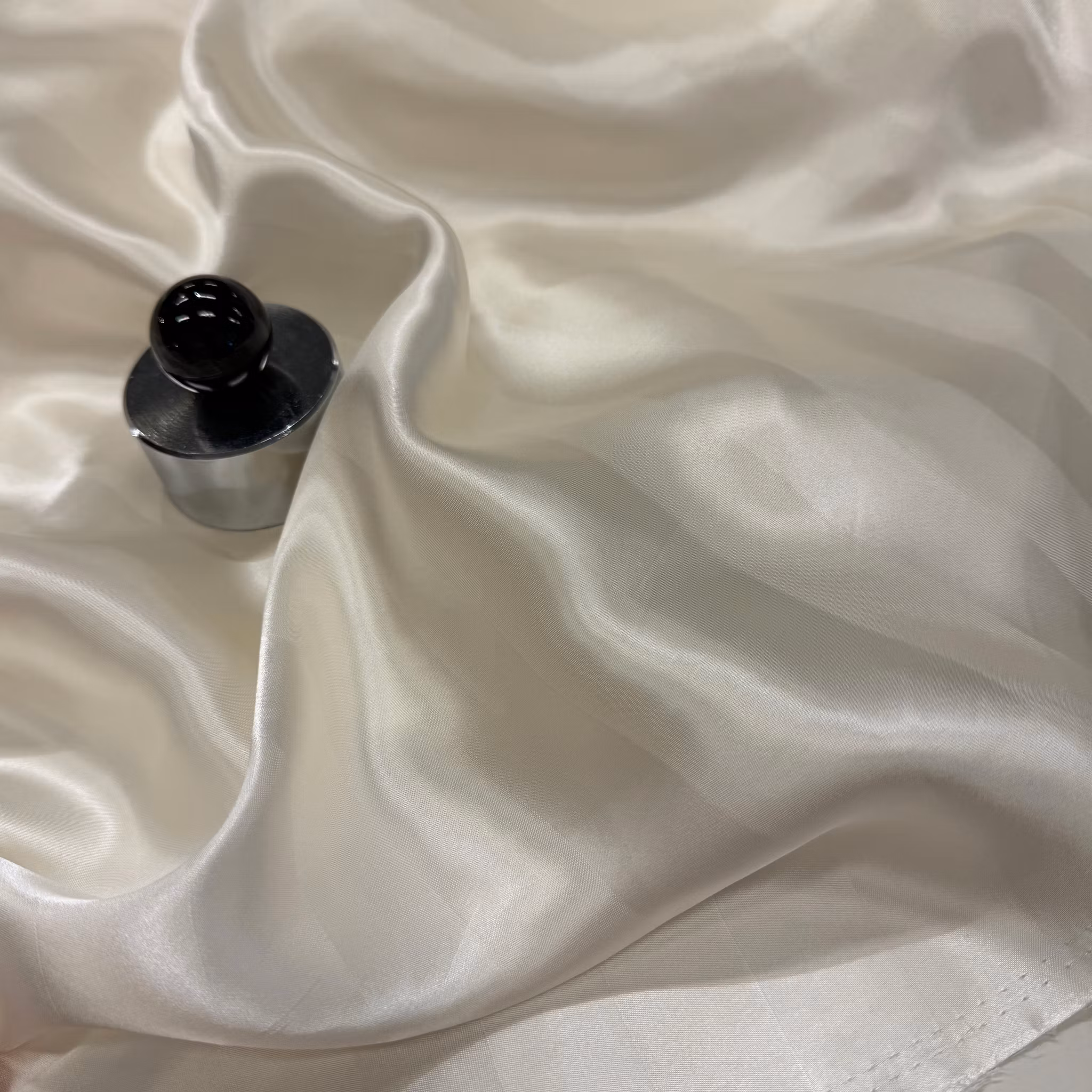 1,9m Siden/viskos gräddvit O. de la Renta